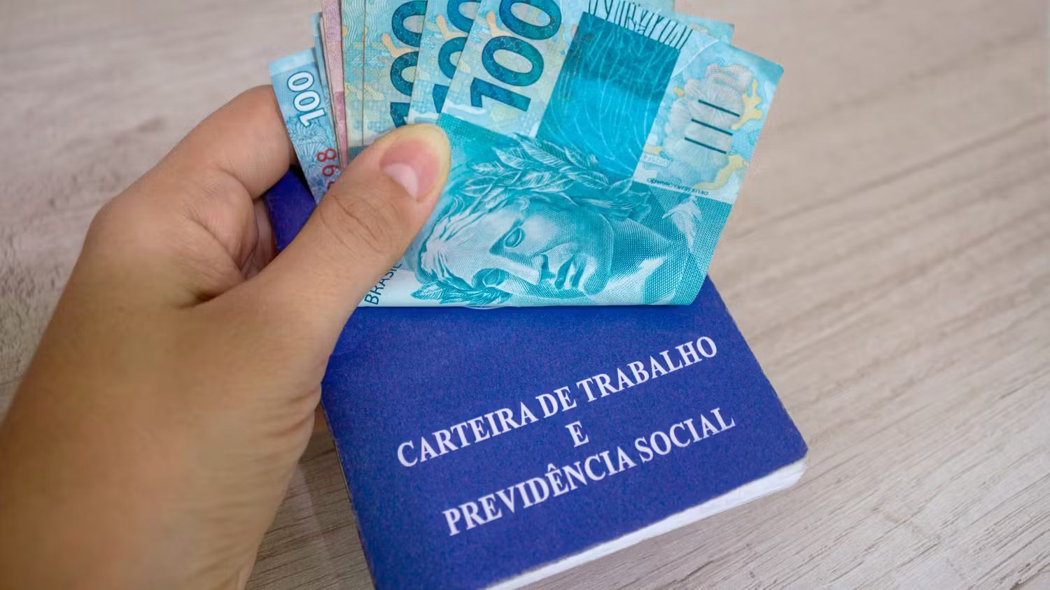 Quando começa a pagar o novo salário mínimo 2025? Valores e impacto nos benefícios