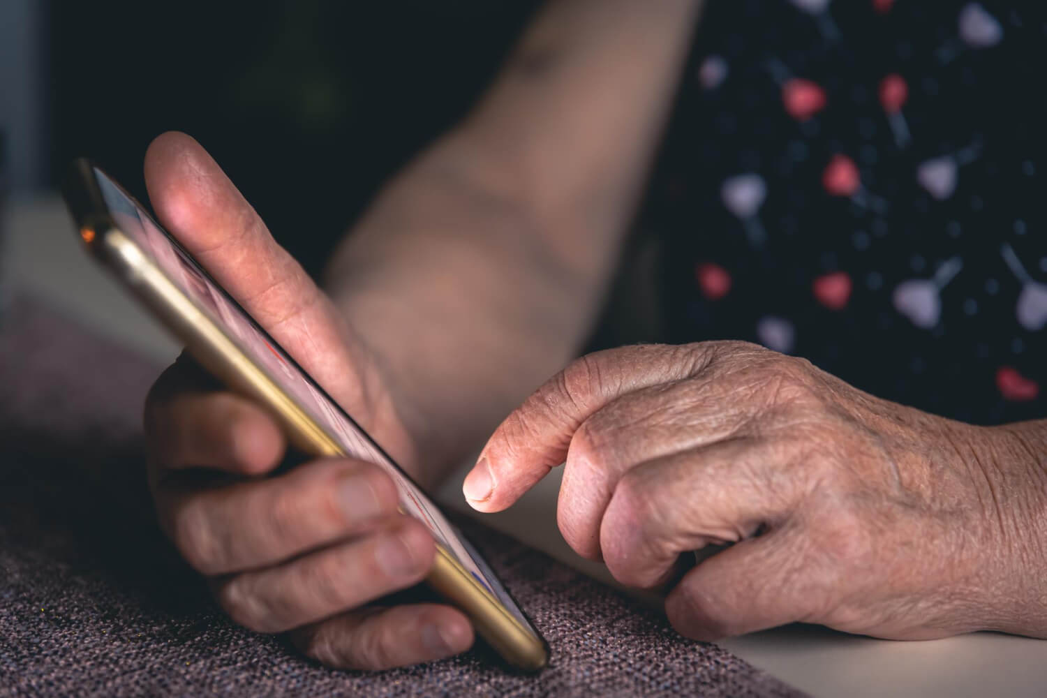 Golpes do INSS em 2026 como proteger seu benefício e seus dados
